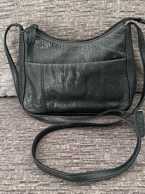 Rolfs Women's Small Black Genuine Leather Crossbody Bag  8.5” x 6.25” x 2.5"